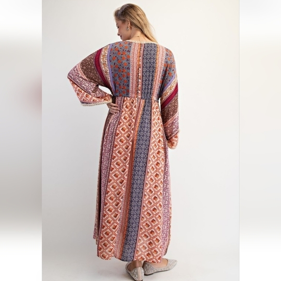 Easel Bell Sleeve Printed Maxi Duster Dress New - Picture 6 of 7